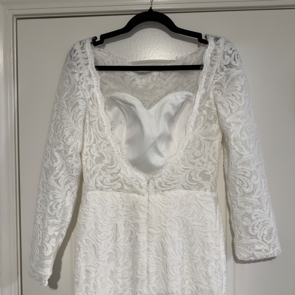NWT Gorgeous Soft White Lace Long Sleeve Open Back Wedding Dress with Train - Picture 10 of 15